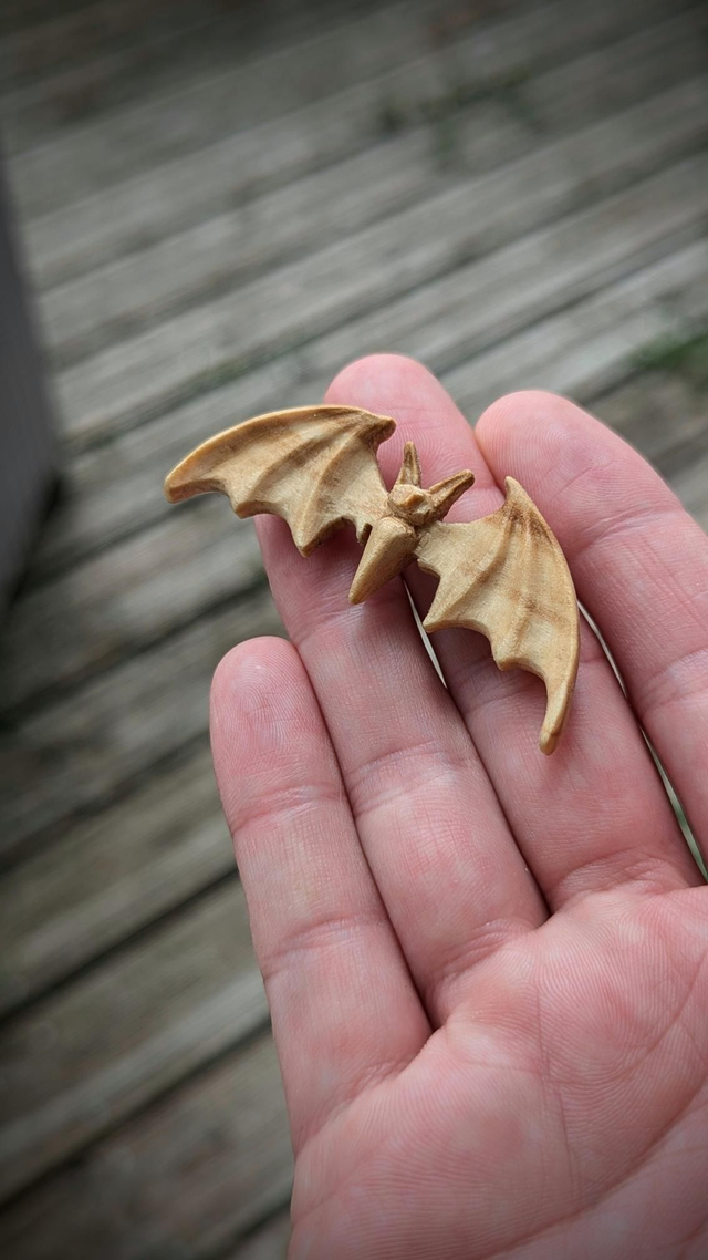 Collier chauve souris 