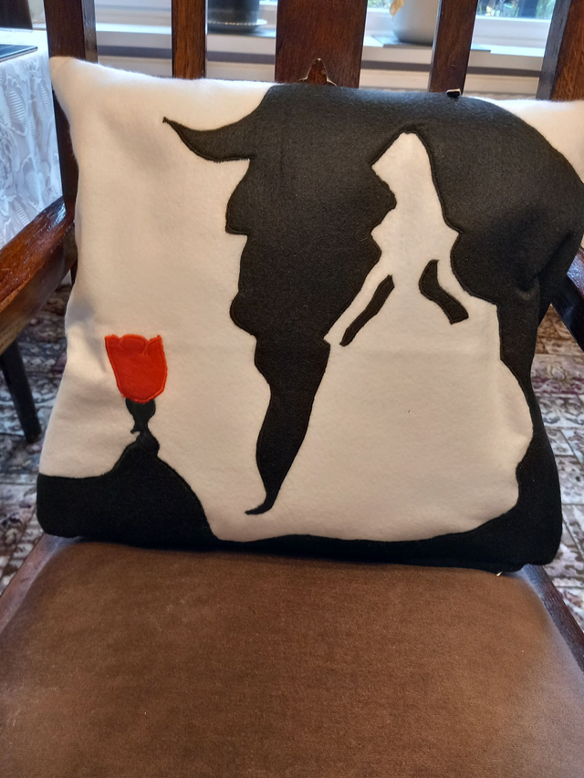 The Princess and the rose Cushion Cover