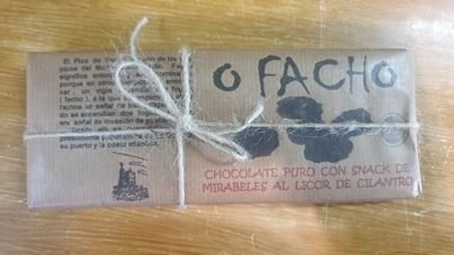 Chocolate con snack de Mirabel al Licor de Cilantro "O FACHO"