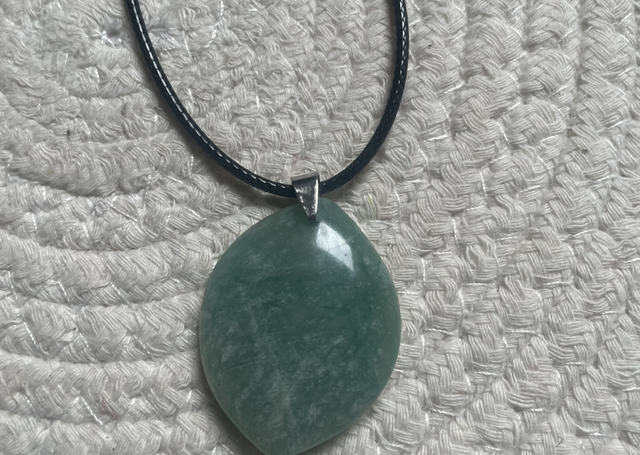 Pendentif pierre plate forme goutte amazonite 40 mm qualité A