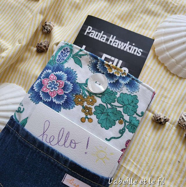 Housse pour livre/ liseuse Fleurs 