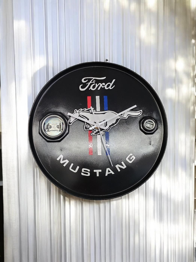 Petite horloge mustang 