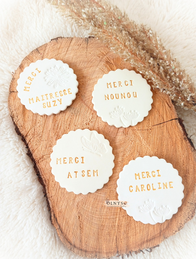 Magnet en argile "Merci maîtresse / Nounou / Atsem" - Cadeau de fin d'année pour maitresse, nounou ou atsem, à personnaliser