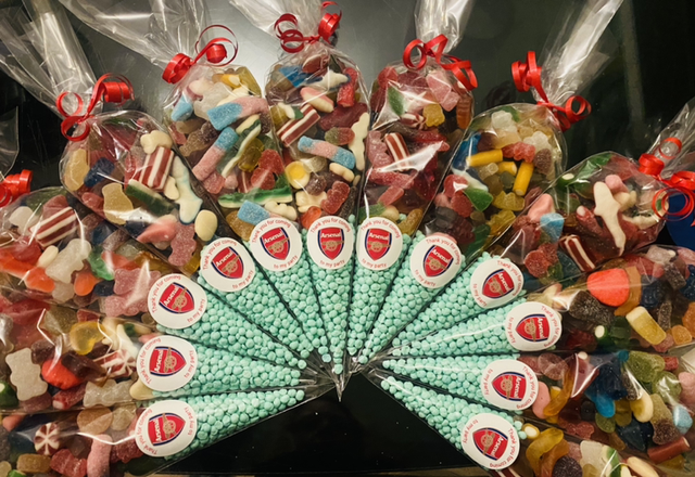 Large Sweet cones add any theme 