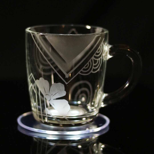 Tasse en verre - motifs géométriques