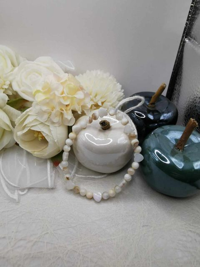 Bracelet Élégance en Nacre sur Élastique