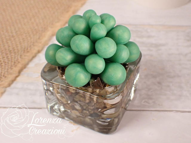 Pianta grassa verde giada, succulenta, artigianale modellata a mano in argilla polimerica (fimo). Made in Italy.