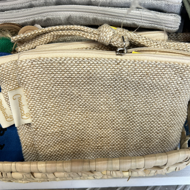 Pochette en fibres végétales 