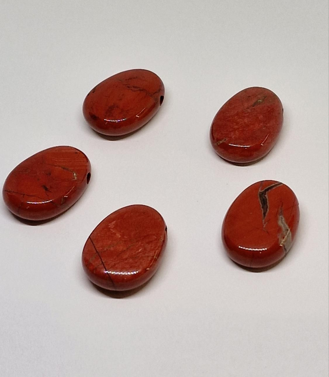 Pendentif pierre percée en Jaspe rouge A