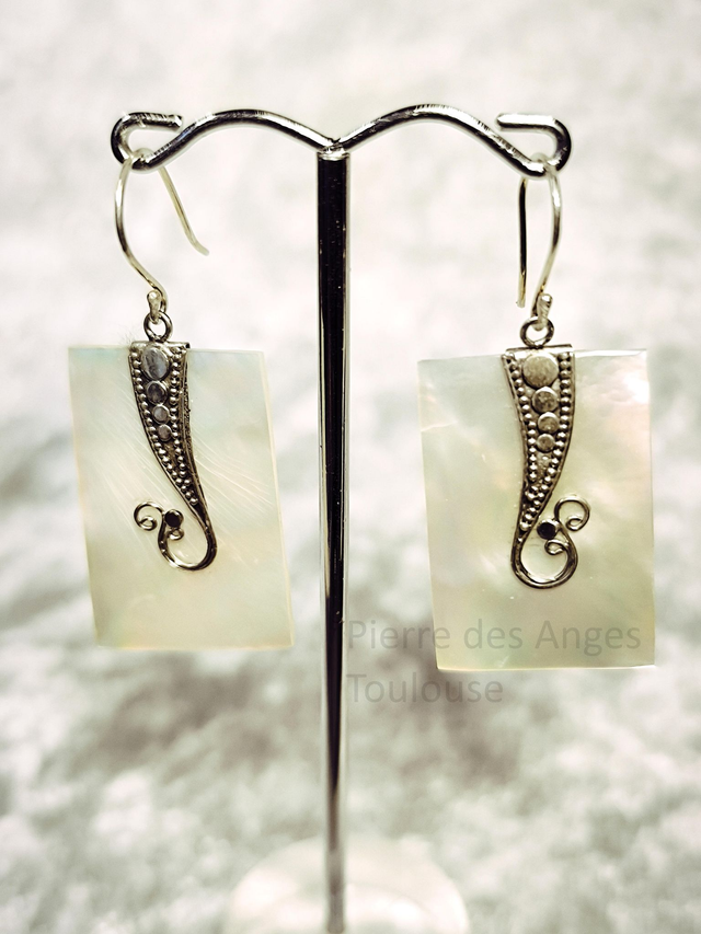 Boucle d'Oreilles Nacre Blanche