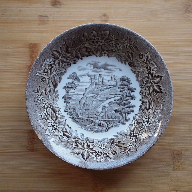 English Ironstone Tableware | Schaaltje (diameter 14 | hoogte 3 cm) ‘Castles&#039; grijze kleur | Vintage - met kleine onvolkomenheden