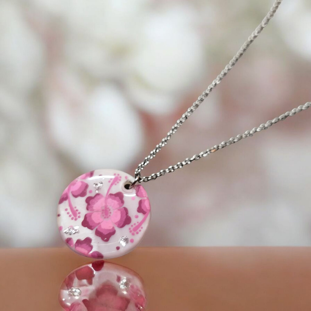 Collier dessiné Flora acier inoxydable rose nacre