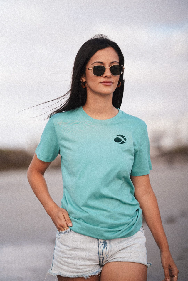 Camiseta logo bordado