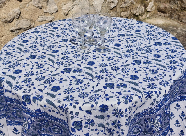 Nappe carrée 150cm imprimée à la main, coton, impression florale bleu et gris sur blanc