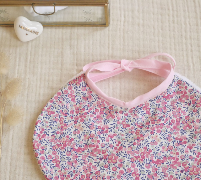 Bavoir à lacer - Collection Liberty