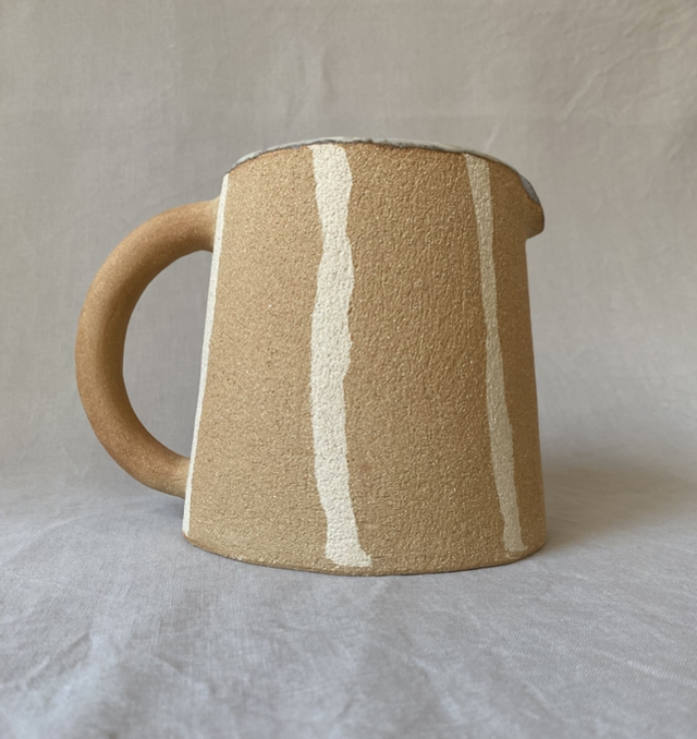 Carafe ocre rayures blanc cassé 