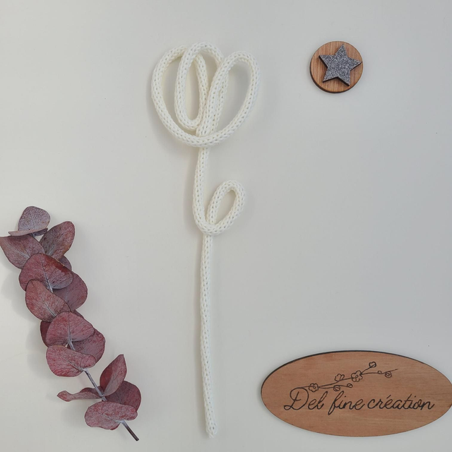 Fleur en tricotin blanc 
