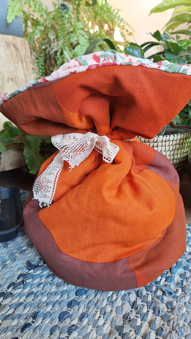Stoofzak hooimadam - oranje met gebloemde voering