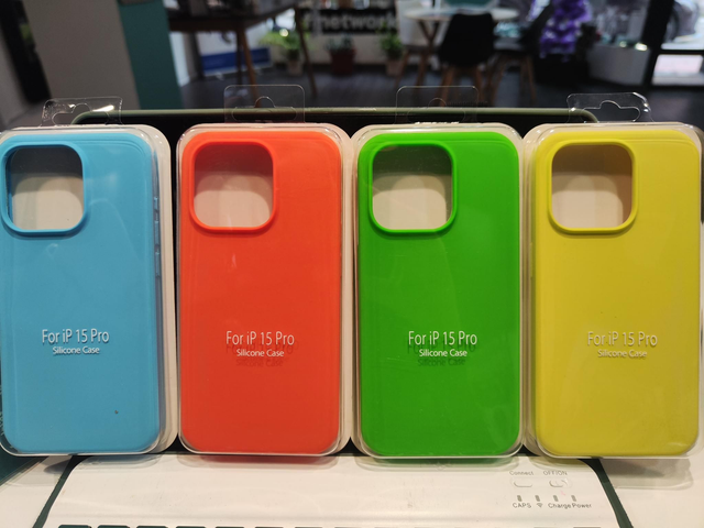 Funda iPhone 12/12pro silicona suave bordes reforzado