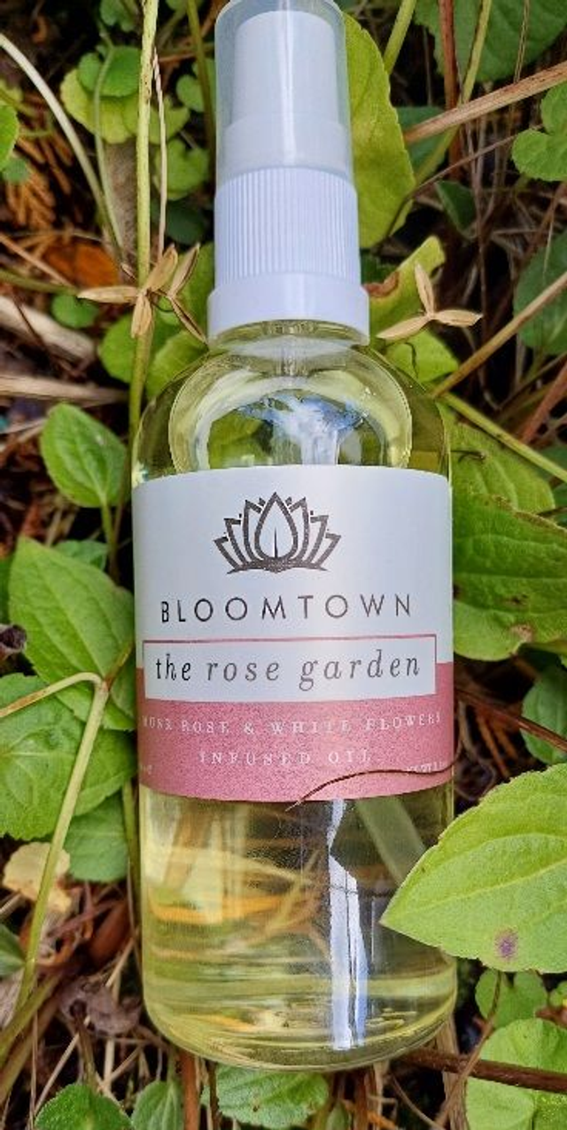 The Rose Garden - Musk Rose &amp; White Flowers Infused Oil