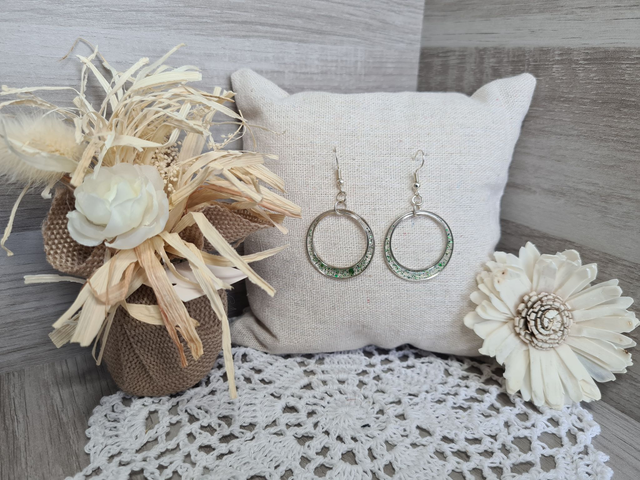 Boucles d&#039;oreilles créoles vertes ultra Légeres et Hypoallergénique