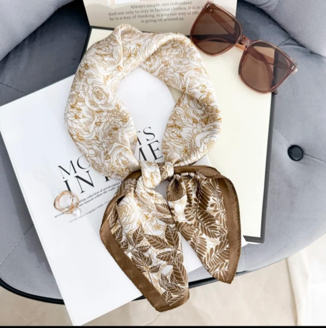 Carré de soie 442/3