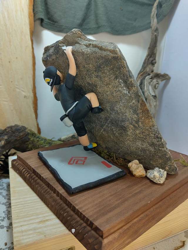 Customized bouldering figure