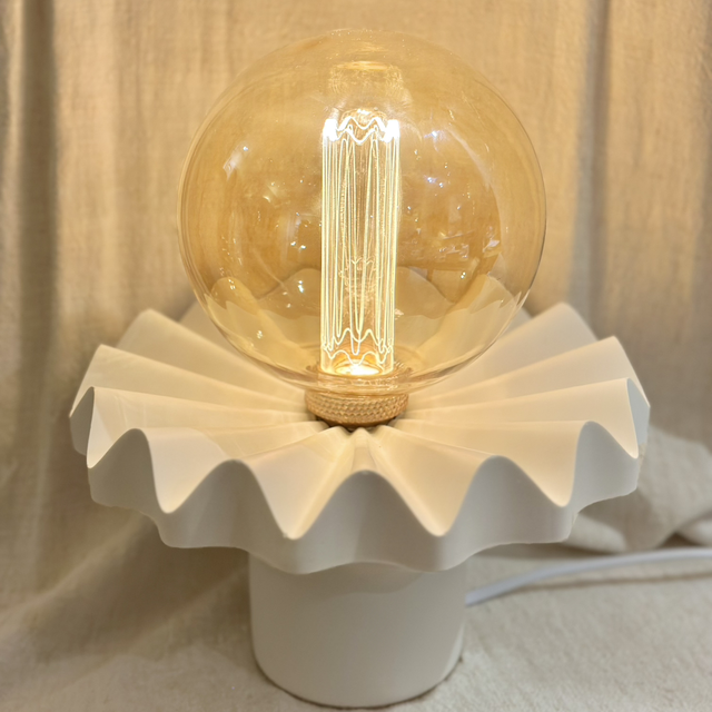 HANDMADE MINIMALIST FLOWER TABLE LAMP
