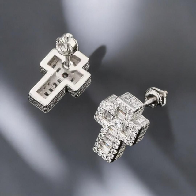 Boucles d'Oreilles à Clous en Zircone Cubique en Croix - Hip-Hop de Luxe pour Hommes et Femmes