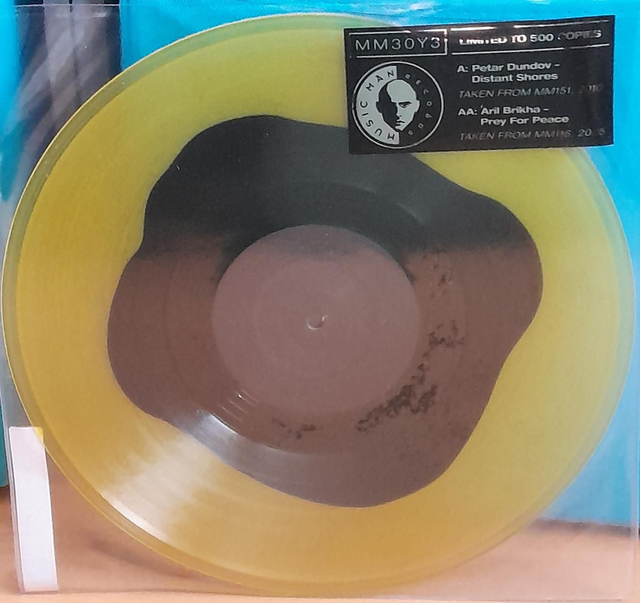 Petar Dundov / Aril Brikha ‎- Distant Shores / Prey For Peace - MM30Y3 - 12"