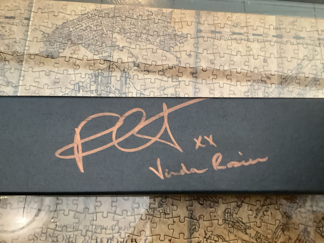 Baguette magique boîte Ollivander Vinda Rosier (Poppy Corby-Tuech) - Animaux Fantastiques - signée 