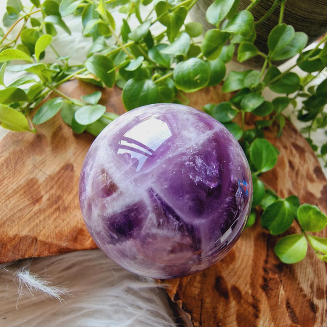 Dream Amethyst Sphere - D4 185g 