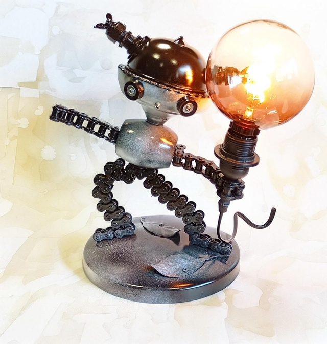 Badass, Lampe déco, Lampe personnage esprit steampunk, vintage - Artisanat Français