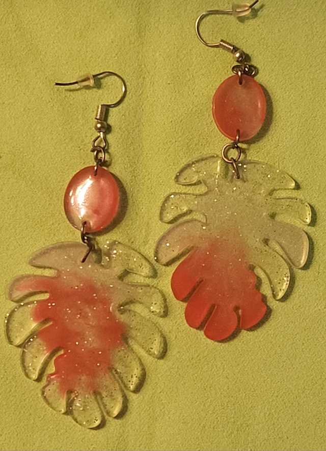 Boucles d&#039;oreilles pendante feuille