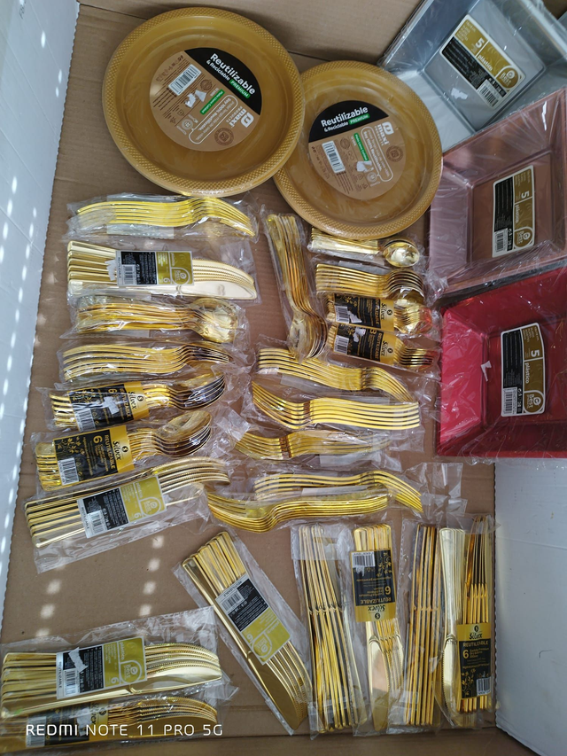 LOT DE VAISSELLE DE CUISINE NOEL