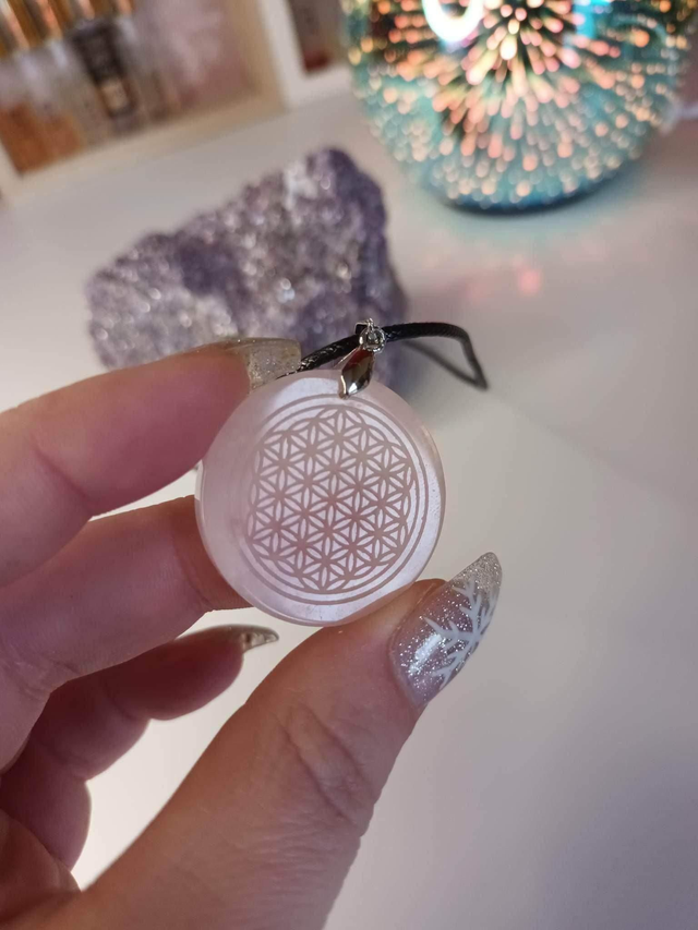 Pendentif fleur de vie en Quartz Rose