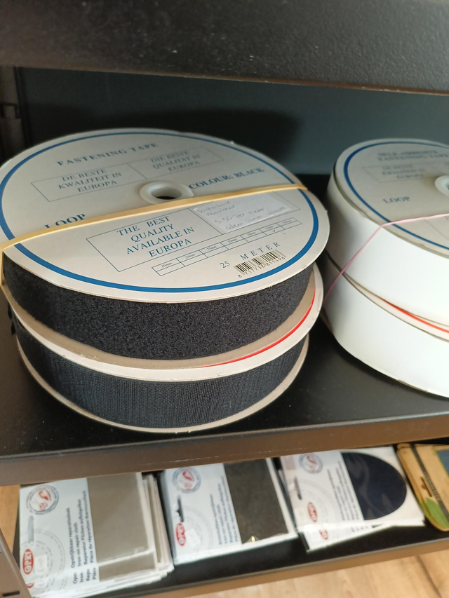 Huismerk: Klittenband op rol