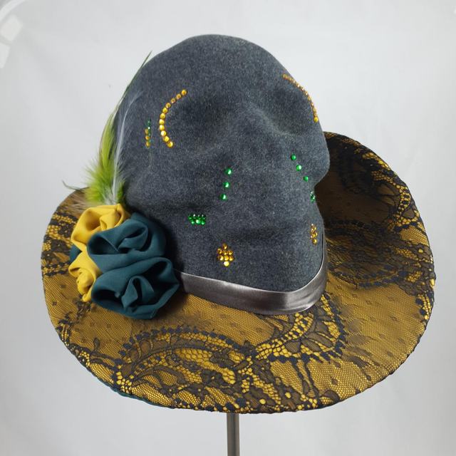 Chapeau Crâne jaune, vert et gris
