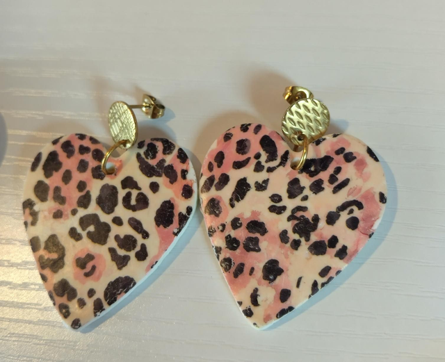 Handmade clay earrings-Wild heart 