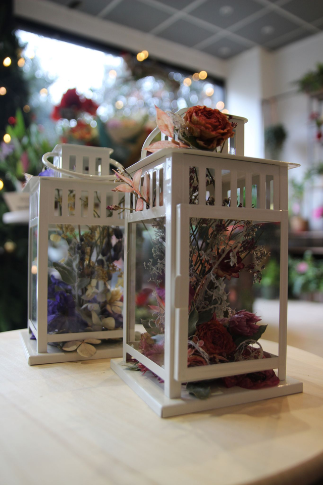 Petite lanterne de fleurs séchées