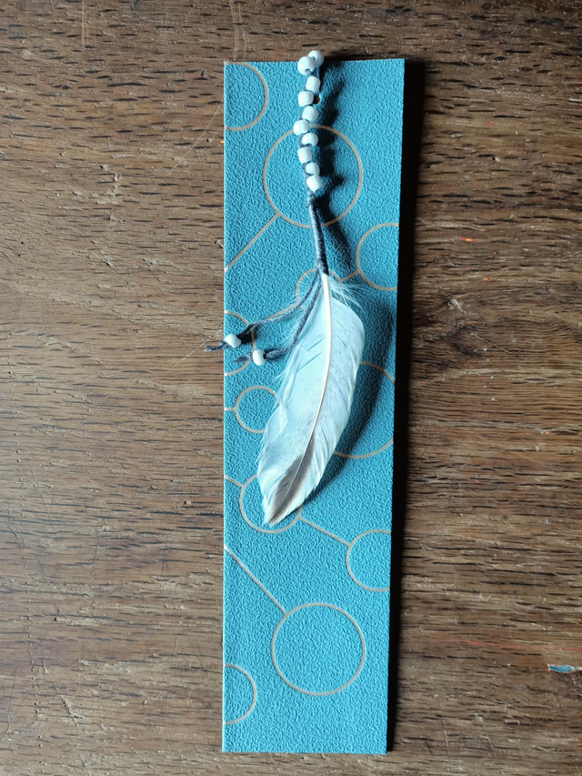 Marque-ta-page plume blanche