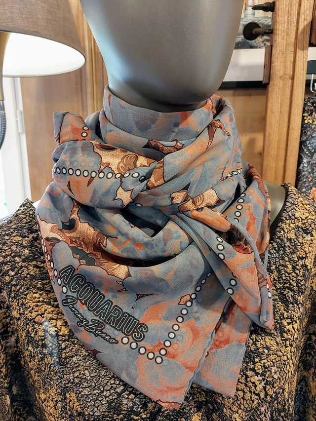PARFUM pivoine ocre. Foulard carré 90cm doublé et réversible.
