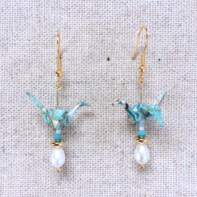 Boucles d’oreilles « Vago » dorées, papier washi turquoise clair
