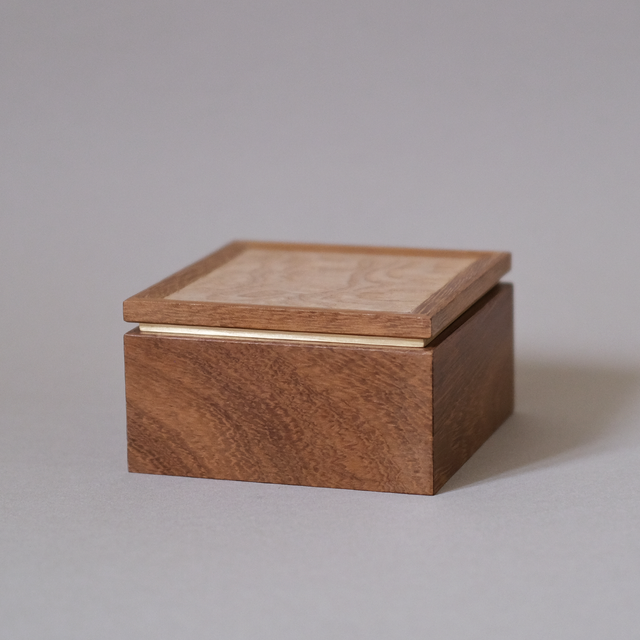 023_Boîte à bijoux en iroko et frêne japonais
