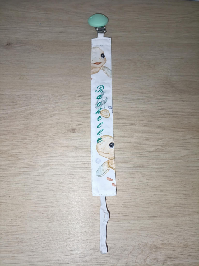 ATTACHE TETINE VERT PERSONNALISE