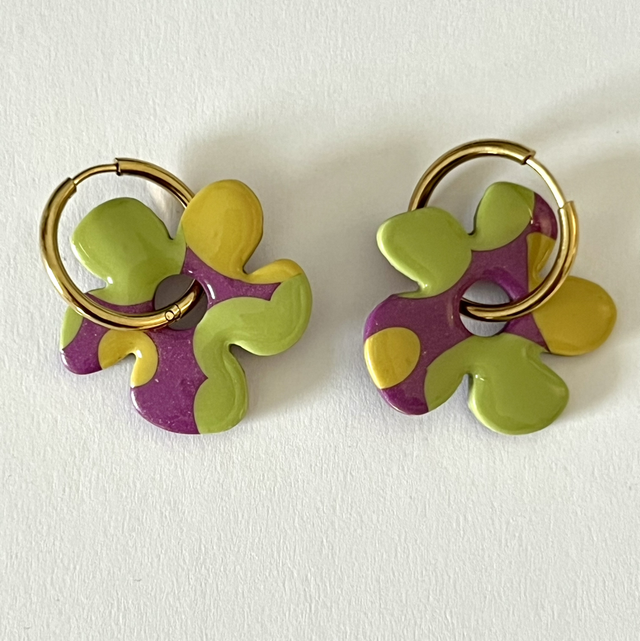 Grande fleur colorée 