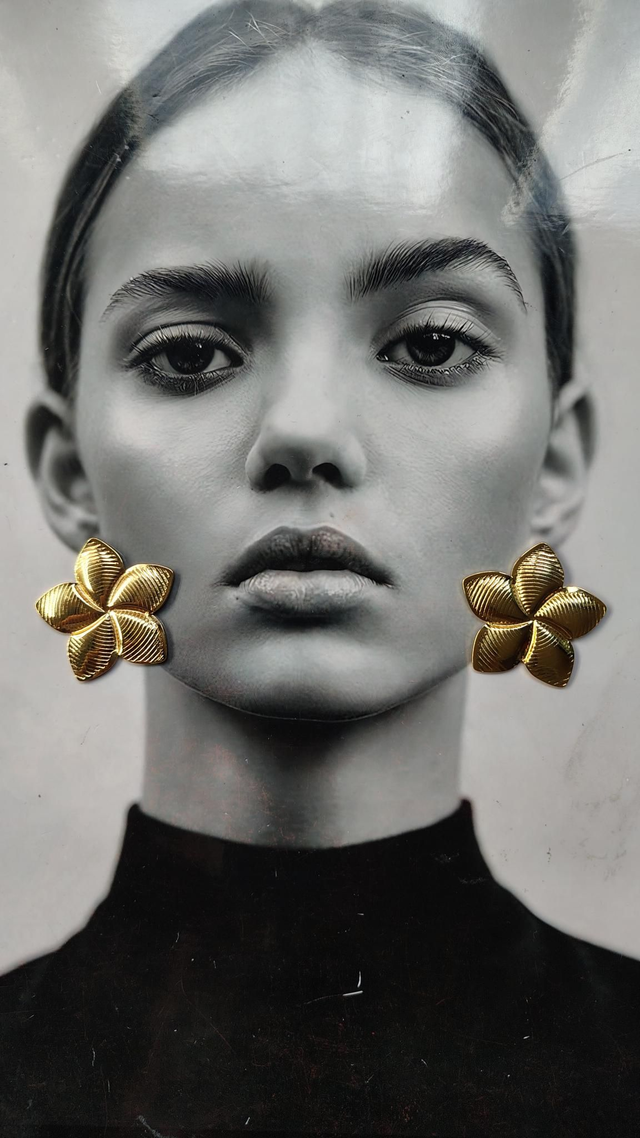 Orecchini fiore a bottone 