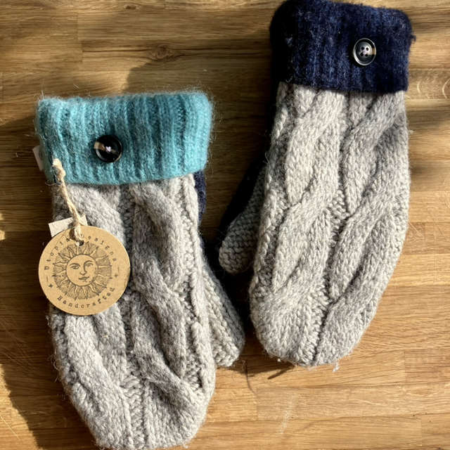 Grey Cable Mittens