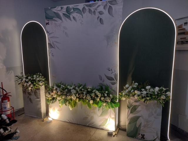 PAINEL FLORAL VERDE COM LED - LOCAÇÃO 