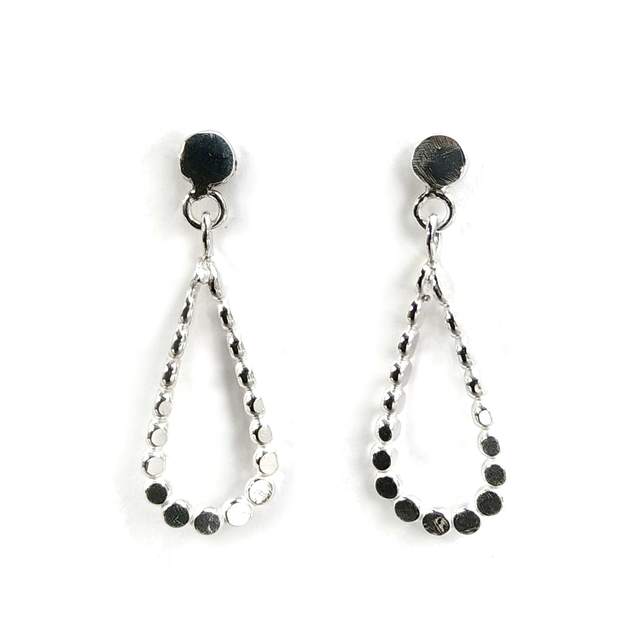 Zilveren druppel oorstekers